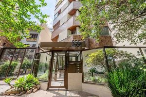 Cobertura à venda com 449m², 5 dormitórios, 2 suítes, 4 vagas no bairro Bela Vista em Porto Alegre - Foto 29