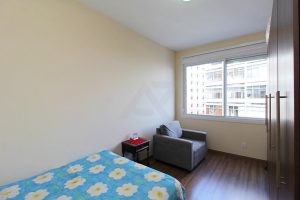 Apartamento à venda com 66m², 2 dormitórios, 1 vaga no bairro Centro Histórico em Porto Alegre - Foto 3