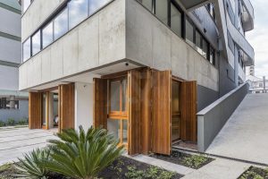 Apartamento à venda com 110m², 3 dormitórios, 1 suíte, 2 vagas no bairro Menino Deus em Porto Alegre - Foto 5