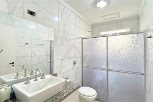 Casa em Condomínio à venda com 300m², 5 dormitórios, 2 suítes, 4 vagas no bairro Ipanema em Porto Alegre - Foto 25