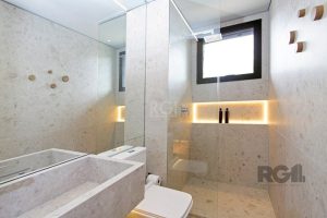 Apartamento à venda com 151m², 3 dormitórios, 3 suítes, 3 vagas no bairro Menino Deus em Porto Alegre - Foto 29