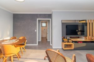 Apartamento à venda com 74m², 2 dormitórios, 1 suíte, 1 vaga no bairro Petrópolis em Porto Alegre - Foto 2