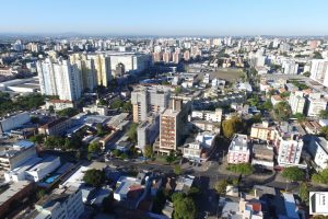 Apartamento à venda com 62m², 2 dormitórios, 1 suíte, 1 vaga no bairro Passo da Areia em Porto Alegre - Foto 4