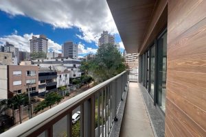 Apartamento à venda com 120m², 3 dormitórios, 3 suítes, 2 vagas no bairro Petrópolis em Porto Alegre - Foto 8