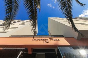 Apartamento à venda com 79m², 2 dormitórios, 2 suítes, 2 vagas no bairro Passo da Areia em Porto Alegre - Foto 3