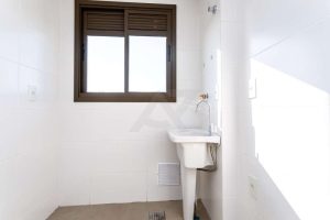 Apartamento à venda com 67m², 2 dormitórios, 1 suíte, 1 vaga no bairro Passo da Areia em Porto Alegre - Foto 7