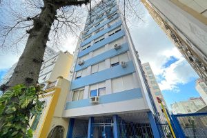 Apartamento à venda com 66m², 2 dormitórios, 1 vaga no bairro Centro Histórico em Porto Alegre - Foto 2