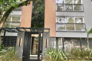 Apartamento à venda com 108m², 2 dormitórios, 1 suíte, 1 vaga no bairro Menino Deus em Porto Alegre - Foto 5