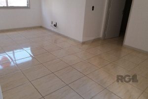Apartamento à venda com 78m², 3 dormitórios no bairro Passo da Areia em Porto Alegre - Foto 4