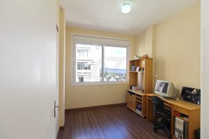 Apartamento à venda com 66m², 2 dormitórios, 1 vaga no bairro Centro Histórico em Porto Alegre - Foto 13