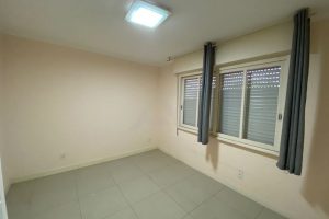 Casa à venda com 265m², 4 dormitórios, 2 suítes, 4 vagas no bairro Chácara das Pedras em Porto Alegre - Foto 8