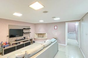 Casa em Condomínio à venda com 300m², 5 dormitórios, 2 suítes, 4 vagas no bairro Ipanema em Porto Alegre - Foto 3