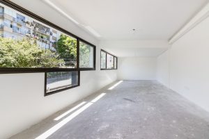 Apartamento à venda com 169m², 3 dormitórios, 1 suíte, 4 vagas no bairro Petrópolis em Porto Alegre - Foto 8