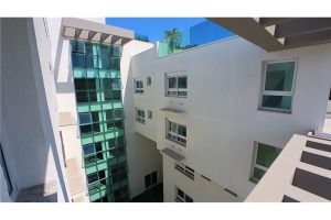 Apartamento à venda com 87m², 3 dormitórios, 1 suíte, 2 vagas no bairro Menino Deus em Porto Alegre - Foto 9