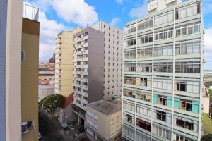 Apartamento à venda com 66m², 2 dormitórios, 1 vaga no bairro Centro Histórico em Porto Alegre - Foto 8