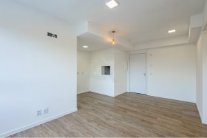 Apartamento com 61m², 2 dormitórios, 1 suíte, 1 vaga no bairro Passo da Areia em Porto Alegre - Foto 3