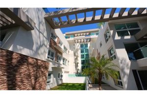 Apartamento à venda com 87m², 3 dormitórios, 1 suíte, 2 vagas no bairro Menino Deus em Porto Alegre - Foto 3