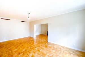 Apartamento à venda com 226m², 4 dormitórios, 1 suíte, 1 vaga no bairro Moinhos de Vento em Porto Alegre - Foto 3