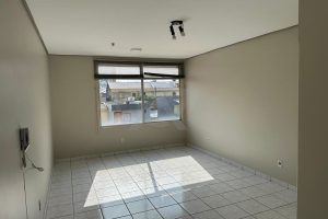 Salas/Conjuntos à venda com 25m² no bairro Azenha em Porto Alegre - Foto 3