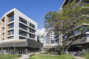 Salas/Conjuntos à venda com 30m², 1 vaga no bairro Tristeza em Porto Alegre - Foto 2