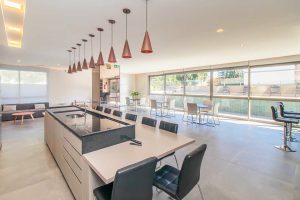 Apartamento com 61m², 2 dormitórios, 1 suíte, 1 vaga no bairro Passo da Areia em Porto Alegre - Foto 45