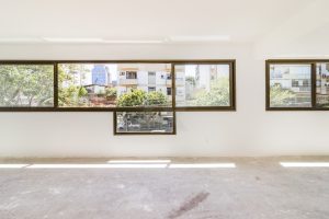 Apartamento à venda com 169m², 3 dormitórios, 1 suíte, 4 vagas no bairro Petrópolis em Porto Alegre - Foto 9