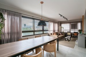 Apartamento à venda com 110m², 3 dormitórios, 3 suítes, 2 vagas no bairro Menino Deus em Porto Alegre - Foto 2