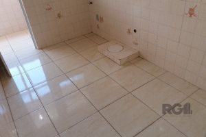 Apartamento à venda com 78m², 3 dormitórios no bairro Passo da Areia em Porto Alegre - Foto 6