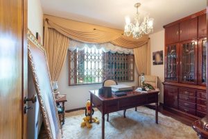 Casa à venda com 725m², 4 dormitórios, 1 suíte, 4 vagas no bairro Vila Assunção em Porto Alegre - Foto 5