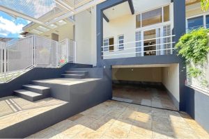 Casa à venda com 230m², 3 dormitórios, 3 suítes, 2 vagas no bairro Hípica em Porto Alegre - Foto 2