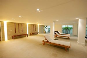 Apartamento à venda com 87m², 2 dormitórios, 1 suíte, 2 vagas no bairro Menino Deus em Porto Alegre - Foto 2