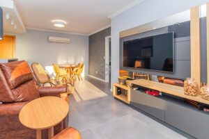 Apartamento à venda com 74m², 2 dormitórios, 1 suíte, 1 vaga no bairro Petrópolis em Porto Alegre - Foto 8