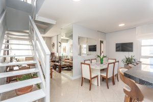 Cobertura à venda com 240m², 3 dormitórios, 1 suíte, 2 vagas no bairro Chácara das Pedras em Porto Alegre - Foto 5