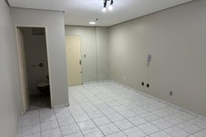 Salas/Conjuntos à venda com 25m² no bairro Azenha em Porto Alegre - Foto 2