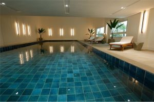 Apartamento à venda com 87m², 2 dormitórios, 1 suíte, 2 vagas no bairro Menino Deus em Porto Alegre - Foto 8