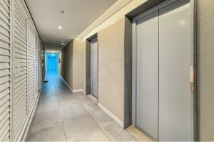 Apartamento com 61m², 2 dormitórios, 1 suíte, 1 vaga no bairro Passo da Areia em Porto Alegre - Foto 33