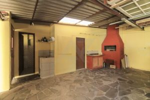 Casa à venda com 330m², 7 dormitórios, 1 suíte, 6 vagas no bairro Nonoai em Porto Alegre - Foto 8