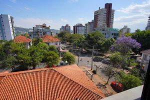 Apartamento à venda com 95m², 2 dormitórios, 2 suítes, 2 vagas no bairro Petrópolis em Porto Alegre - Foto 4