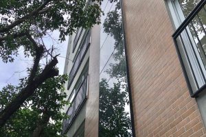 Apartamento à venda com 108m², 2 dormitórios, 1 suíte, 1 vaga no bairro Menino Deus em Porto Alegre - Foto 4