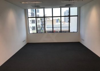 Sala Comercial à venda com 51m² no bairro São João em Porto Alegre