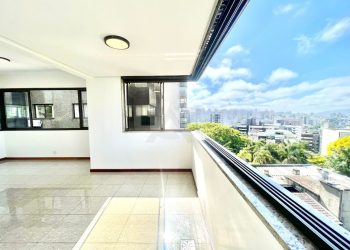 Apartamento à venda com 84m², 2 dormitórios, 1 suíte, 1 vaga no bairro Bela Vista em Porto Alegre