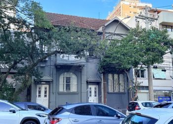 Casa com 198m², 3 dormitórios no bairro Moinho de Vento em Porto Alegre