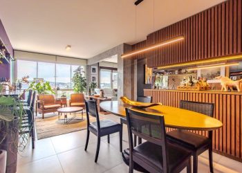 Apartamento à venda com 101m², 2 dormitórios, 1 suíte, 1 vaga no bairro Santa Cecília em Porto Alegre