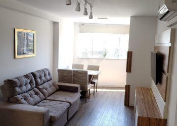 Apartamento com 55m², 2 dormitórios, 1 suíte, 1 vaga no bairro Independência em Porto Alegre
