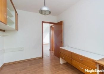 Apartamento à venda com 58m², 2 dormitórios no bairro Vila Jardim em Porto Alegre