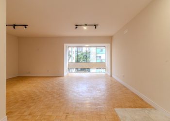 Apartamento à venda com 120m², 3 dormitórios, 1 suíte, 2 vagas no bairro Petrópolis em Porto Alegre