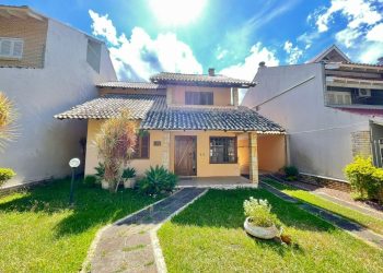 Casa com 250m², 3 dormitórios, 3 vagas no bairro Jardim Itu em Porto Alegre