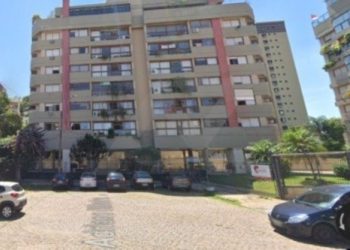 Apartamento à venda com 120m², 3 dormitórios, 1 suíte, 1 vaga no bairro Menino Deus em Porto Alegre