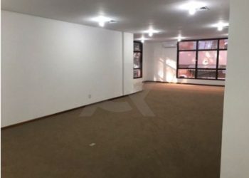 Sala Comercial com 87m² no bairro Floresta em Porto Alegre