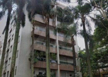 Cobertura à venda com 218m², 3 dormitórios, 1 suíte, 2 vagas no bairro Higienópolis em Porto Alegre